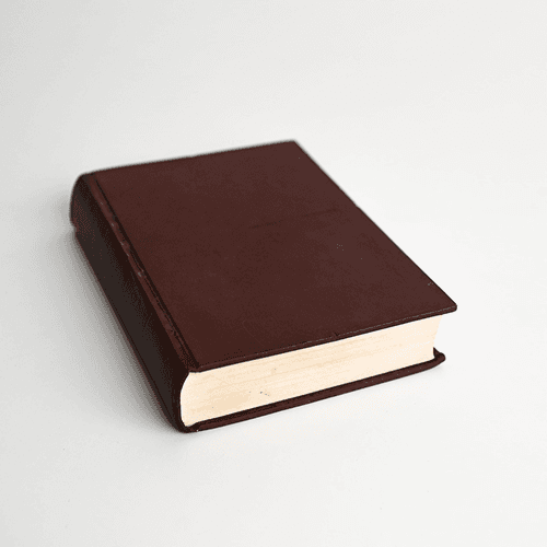 Livro com capa marrom